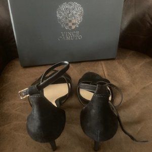 Vince Camuto Dress black heels sz 8.5